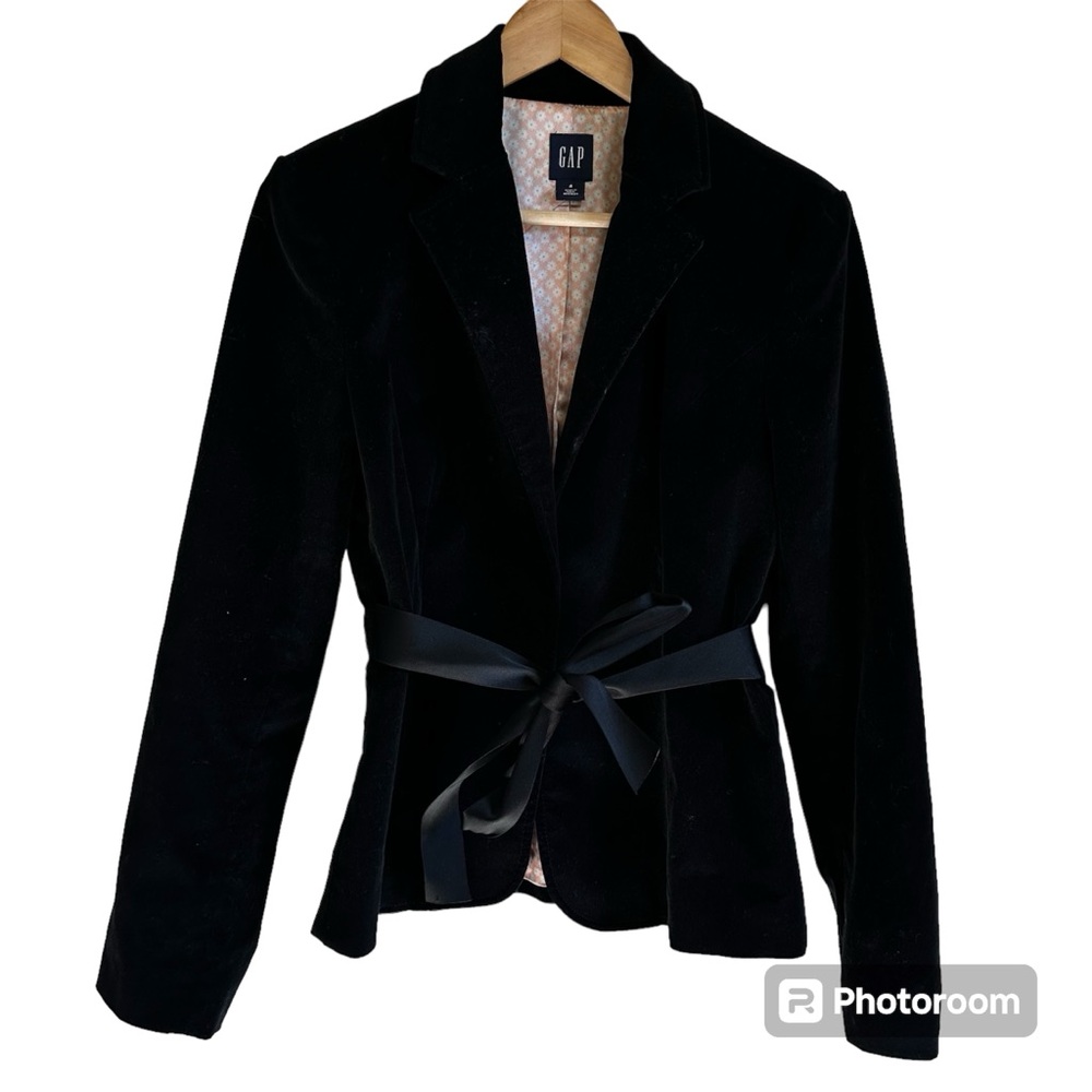 Gap women’s velvet blazer size 4 black